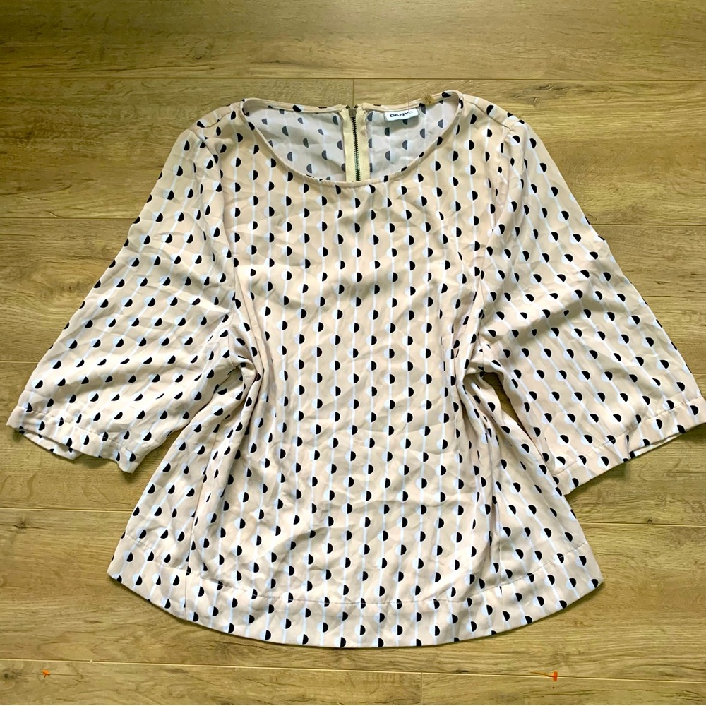 DKNYC HALF SLEEVE BLOUSE WITH ZIP BACK POLKA DOT SIZE MEDIUM